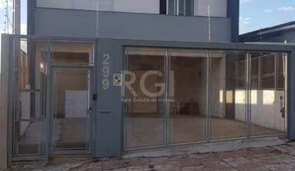 Casa para Venda - 477m², 4 dormitórios, sendo 1 suites, 3 vagas - Teresópolis