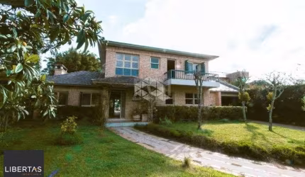 Casa para Venda - 400m², 3 dormitórios, sendo 3 suites, 10 vagas - Arquipélago