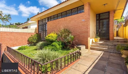 Casa no bairro Petrópolis de 3 dormitórios