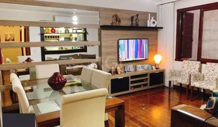 Apartamento no bairro Auxiliadora de 3 dormitórios e vaga