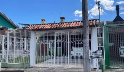 Casa em condomínio próximo Avenida Protasio Alves