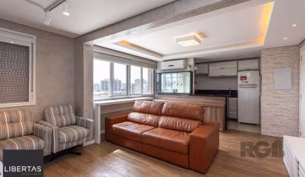 Apartamento na Azenha de 2 dormitórios vaga e infra