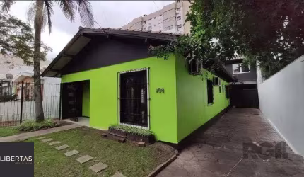 Casa comercial no Bairro Sãp João com 213m² e 04 vagas