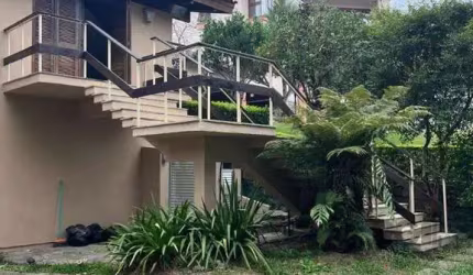 Casa de Condomínio em Cavalhada