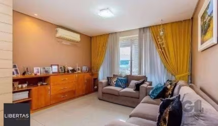 Apartamento no Menino Deus de 3 dormitórios e vaga
