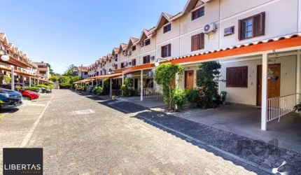 Casa em condominio no bairro Tristeza de 3 dormitórios e vaga