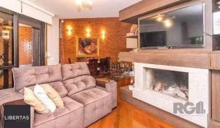 Casa sobrado no Cristal de 3 dormitórios e 3 vagas