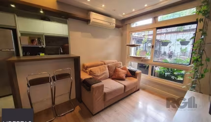 Apartamento com 3 quartos, vagas de garagem, semi mobiliado - 68m² no bairro Medianeira, Porto Alegre/RS