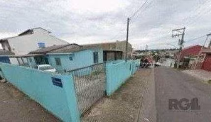 Casa espaçosa à venda no bairro Costa e Silva 4 dormitórios sendo 1 suíte.