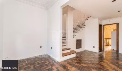 Casa para Venda - 240m², 3 dormitórios, sendo 1 suites, 3 vagas - Santana