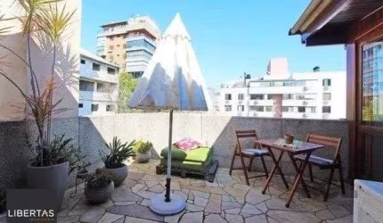 Vende-se bela cobertura 3 quartos com suíte, 2 vagas, dependencia completa em prédio com elevador - 220m² - Floresta