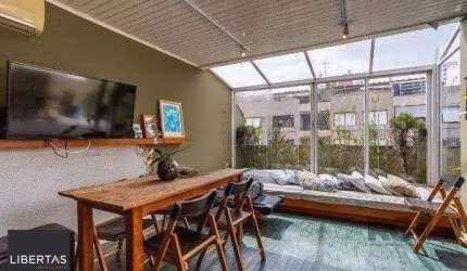 Bela cobertura com 3 quartos, incluindo 1 suíte, 2 vagas de garagem em localização privilegiada - 150m² - Auxiliadora