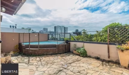 Ampla Cobertura de 181m² com 2 Quartos, Suíte e 2 Vagas no Bairro São João!