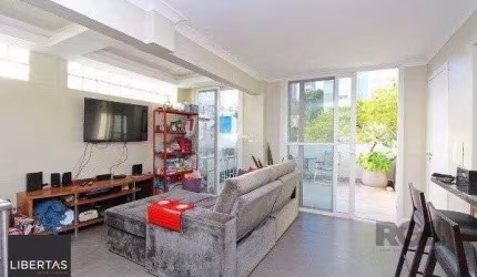 Bela cobertura 2 quartos com suíte e vaga coberta, sacada e piscina - 123m² - Bairro Petrópolis