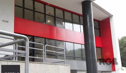 Loja com 113m² de área privativa no Bairro Três Figueiras