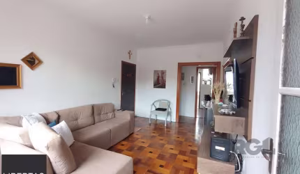 Apartamento 2 dormitórios com vaga e sacada no Menino Deus