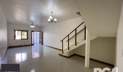 Casa 4 dormitórios na Azenha.