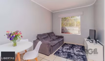 Casa com 99,73m², 2 dormitórios, 2 vagas no bairro Floresta