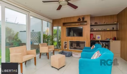 Casa Condominio para Venda - 221,59m², 3 suítes, 2 vagas - Teresópolis