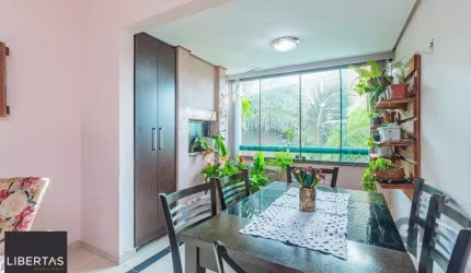 Apartamento 2 dormitórios  com 1 vaga no bairro Teresópolis em Porto Alegre