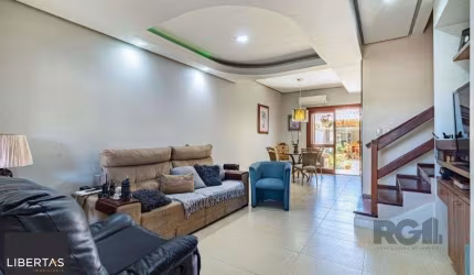 Casa de 3 dormitórios no bairro Cavalhada