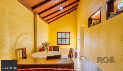 Casa de 157m° 2 dormitórios, no bairro  Hípica - Porto Alegre