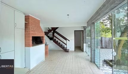 Casa de 3 dormitórios, no bairro Aberta dos Morros