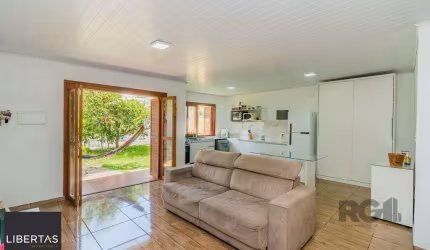 Casa de 2 dormitórios com 98m² no Bairro Lomba do Pinheiro