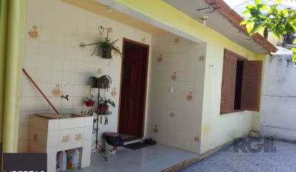 Casa de 4 quartos com 243,58m² no Bairro Lomba do Pinheiro