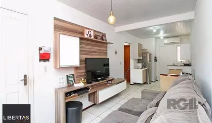 Excelente casa de 45m² com 1 dormitório e 1 vaga no bairro Hípica.