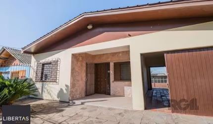 Casa de 159m² - 2 dormitórios, 3 vagas no bairro Rubem Berta