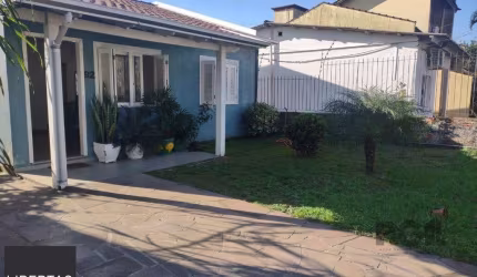Casa com 250m²,  2 quartos, 1 suite, edícula, no bairro Nonoai