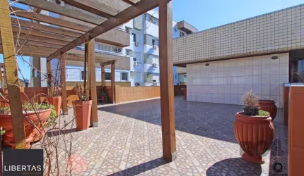 Raridade na Santana, uma casa nas alturas.