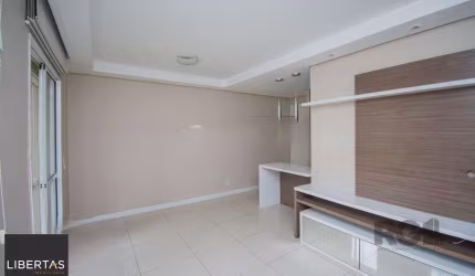 Apartamento com 3 dormitórios, 1 vaga escriturada e pátio privativo no Bairro Humaitá