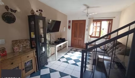 Casa em Condomínio com 96m² e 3 dormitórios no bairro Tristeza em Porto Alegre.
