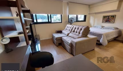 Apartamento stidio com 1 dormitório, 1 vaga de garagem no Bairro Auxiliadora.
