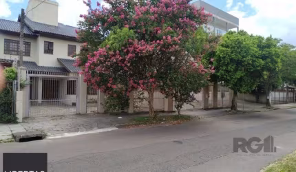 Casa 3 dormitórios à venda Camaquã Porto Alegre/RS