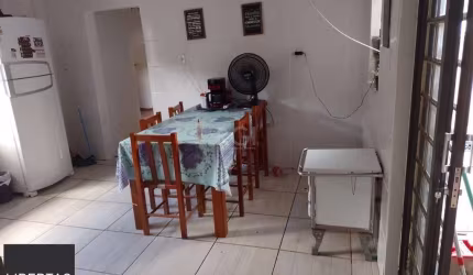 Casa de 4 dormitórios no bairro Jardim Floresta