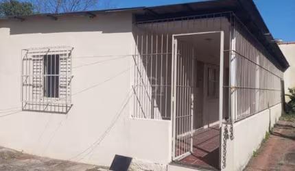 Duas casas no mesmo terreno no bairro Rubem Berta