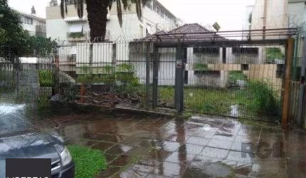 Casa à venda 350 m²  Rua Lagoinha, Petrópolis, Porto Alegre