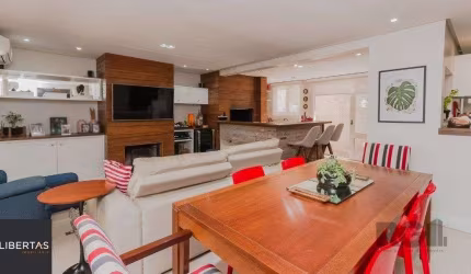 Excelente casa em condomínio de 249m² com 03 dormitórios e 4 vagas.