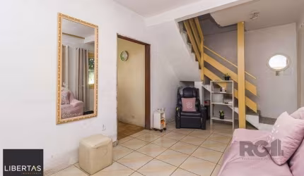 Casa de 3 dormitórios, bairro Sarandi