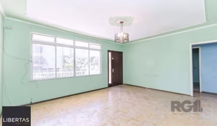 Excelente casa de 318m² com 3 dormitórios