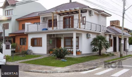 Casa para Venda com 3 dormitórios, sendo 1 suítes e 2 vagas no bairro Hípica