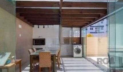 Apartamento | 3 dormitórios | 1 suíte | 2 banheiros | bairro tristeza  | cozinha com churrasqueira |  mobiliado | portaria 24 horas.