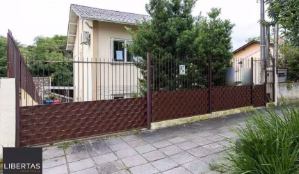 Casa para Venda - 132.55m², 3 dormitórios, sendo 1 suite, 5 vagas - Teresópolis