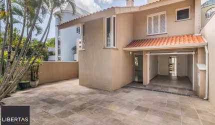 Casa para Venda - 250m², 4 dormitórios, sendo 1 suites, 3 vagas - Menino Deus
