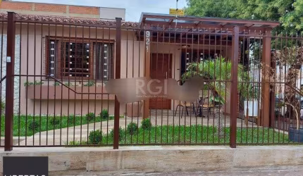 Casa para Venda - 160m², 3 dormitórios, sendo 1 suites, 2 vagas - Santa Maria Go