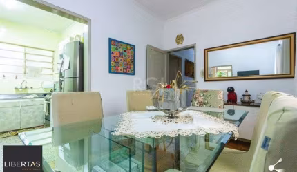Casa para Venda - 221m², 4 dormitórios, sendo 1 suites, 2 vagas - São Geraldo
