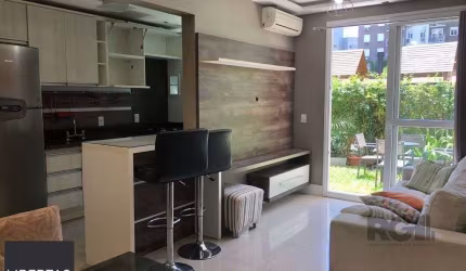 Apartamento com pátio 2 quartos (1 suites) churrasqueira e vaga. Infra completa